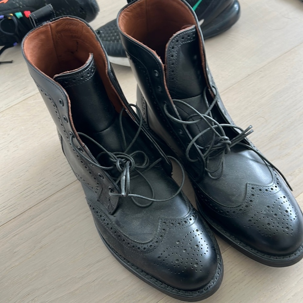 Allen Edmonds Dalton Wingtip dress boots NWOT